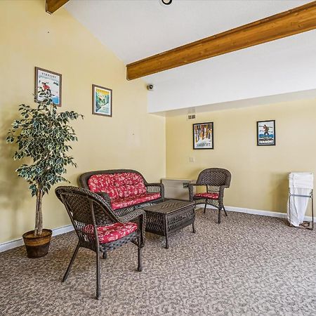 Cedarbrook Two Double Bed Hotel Room With Outdoor Heated Pool 216 Killington Ngoại thất bức ảnh